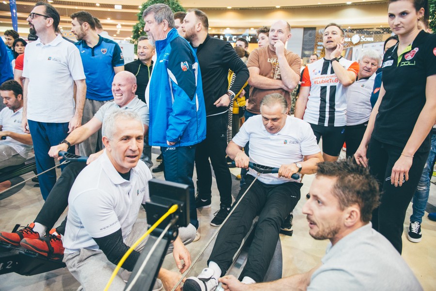 Wielkie Wiosłowanie w Atrium Copernicus w Toruniu, fot. Łukasz Piecyk