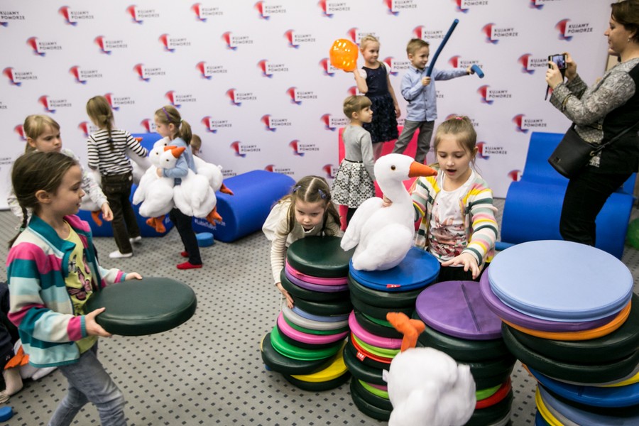Spotkanie z przedszkolakami w Urzędzie Marszałkowskim w przededniu Dnia Kobiet, fot. Andrzej Goiński