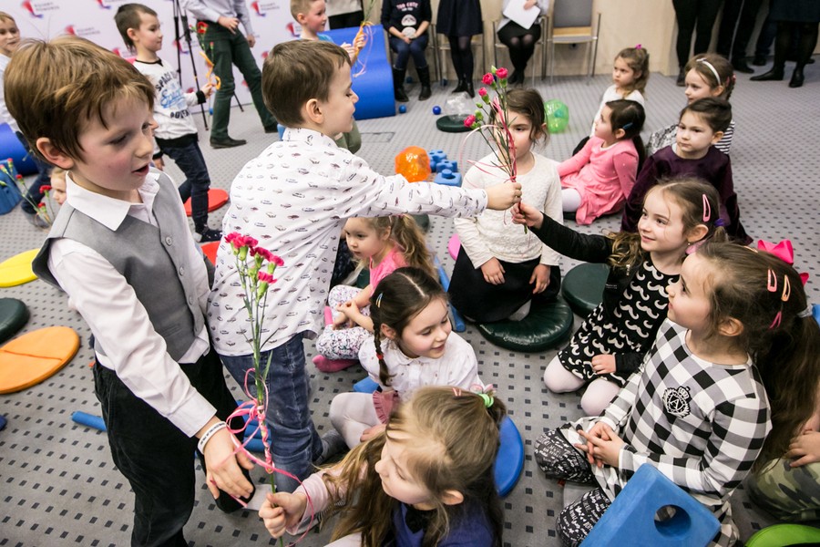 Spotkanie z przedszkolakami w Urzędzie Marszałkowskim w przededniu Dnia Kobiet, fot. Andrzej Goiński