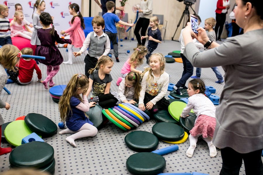 Spotkanie z przedszkolakami w Urzędzie Marszałkowskim w przededniu Dnia Kobiet, fot. Andrzej Goiński