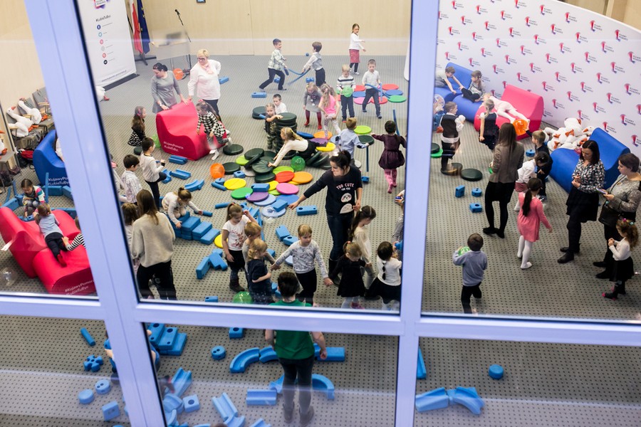 Spotkanie z przedszkolakami w Urzędzie Marszałkowskim w przededniu Dnia Kobiet, fot. Andrzej Goiński
