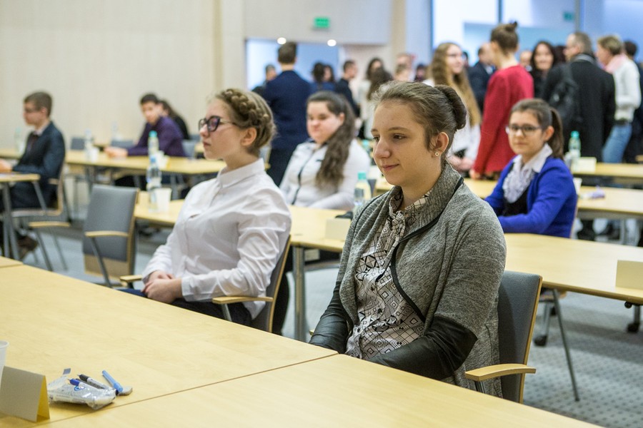 Finał Konkursu Wiedzy o Wielkich Polakach w Urzędzie Marszałkowskim, fot. Szymon Zdziebło/Tarantoga.pl