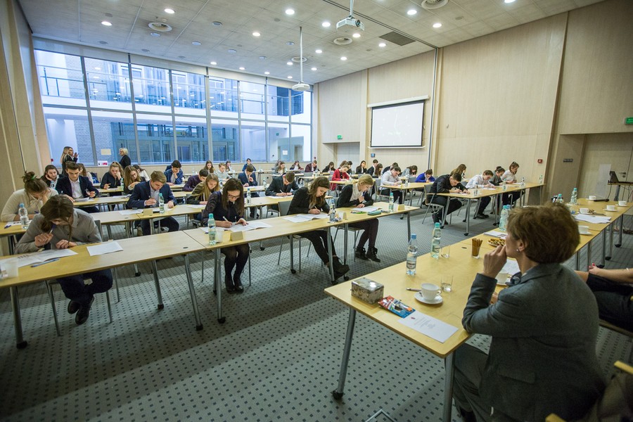 Finał Konkursu Wiedzy o Wielkich Polakach w Urzędzie Marszałkowskim, fot. Szymon Zdziebło/Tarantoga.pl