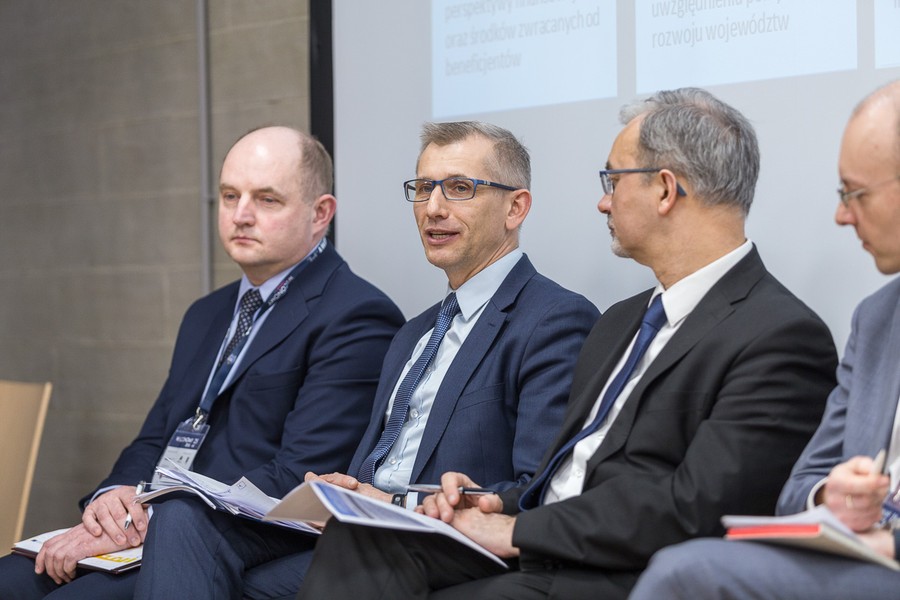 Panel na temat instrumentów finansowych w kreowaniu rozwoju regionów, fot. Szymon Zdziebło/tarntoga.pl