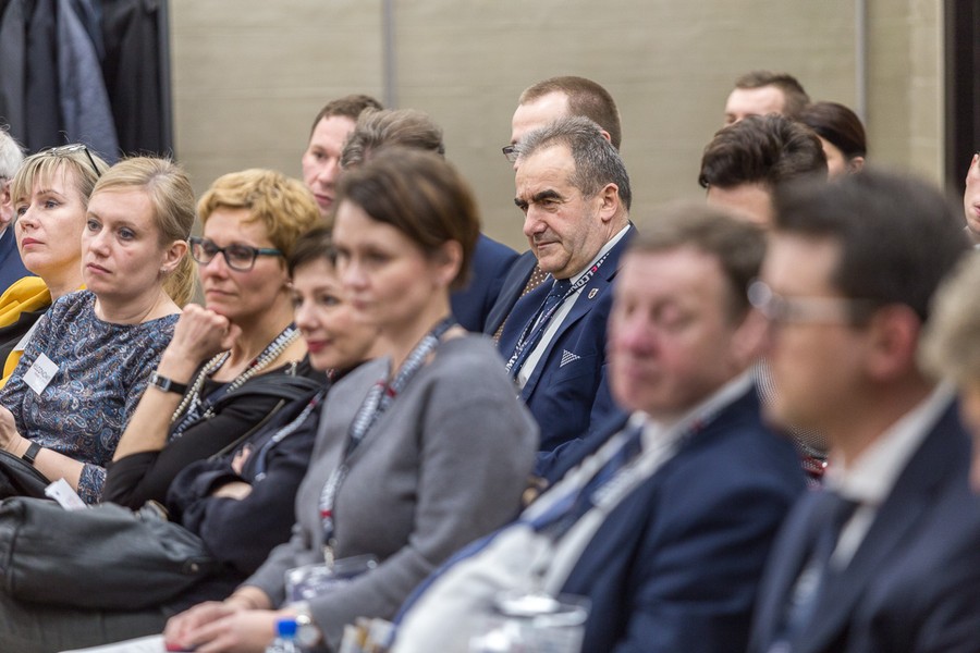 Panel na temat instrumentów finansowych w kreowaniu rozwoju regionów, fot. Szymon Zdziebło/tarntoga.pl