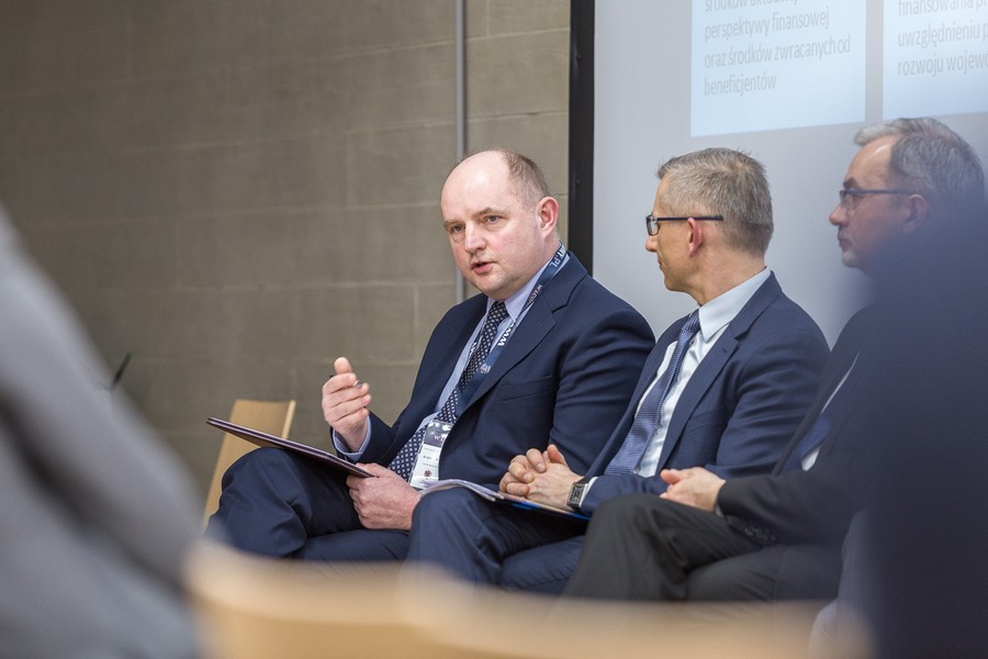 Panel na temat instrumentów finansowych w kreowaniu rozwoju regionów, fot. Szymon Zdziebło/tarntoga.pl