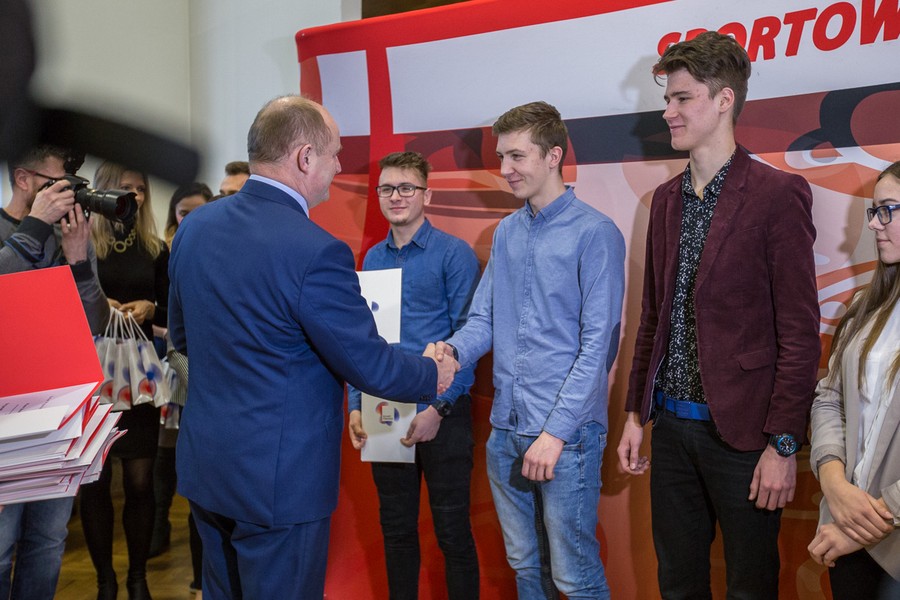 Uroczystość wręczenia stypendiów sportowych w Muzeum Etnograficznym w Toruniu, fot. Szymon Zdziebło/Tarantoga.pl