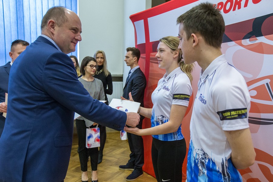 Uroczystość wręczenia stypendiów sportowych w Muzeum Etnograficznym w Toruniu, fot. Szymon Zdziebło/Tarantoga.pl