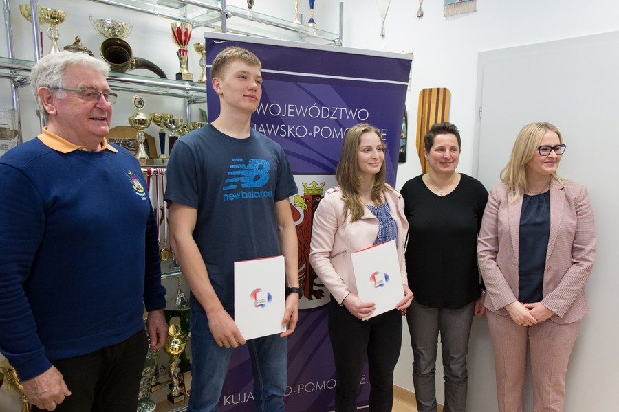 We Włocławku stypendia sportowe odebrali Andżelika Szymańska oraz Tomasz Budzyński, fot. Arkadiusz Gołębiewski