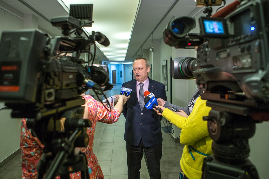Briefing prasowy sekretarza województwa Marka Smoczyka na temat propozycji nowego podziału województwa na okręgi wyborcze do sejmiku, fot. Szymon Zdziebło/tarantoga.pl dla UMWKP