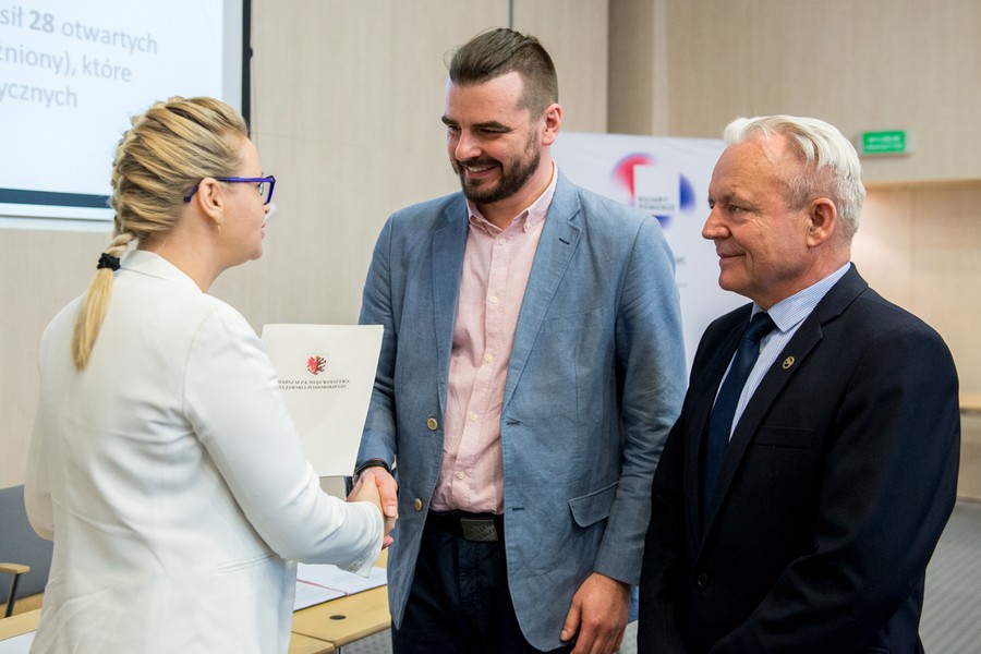 W uroczystości wręczenia umów wzięli udział przedstawiciele około 60 organizacji pozarządowych, fot. Łukasz Piecyk
