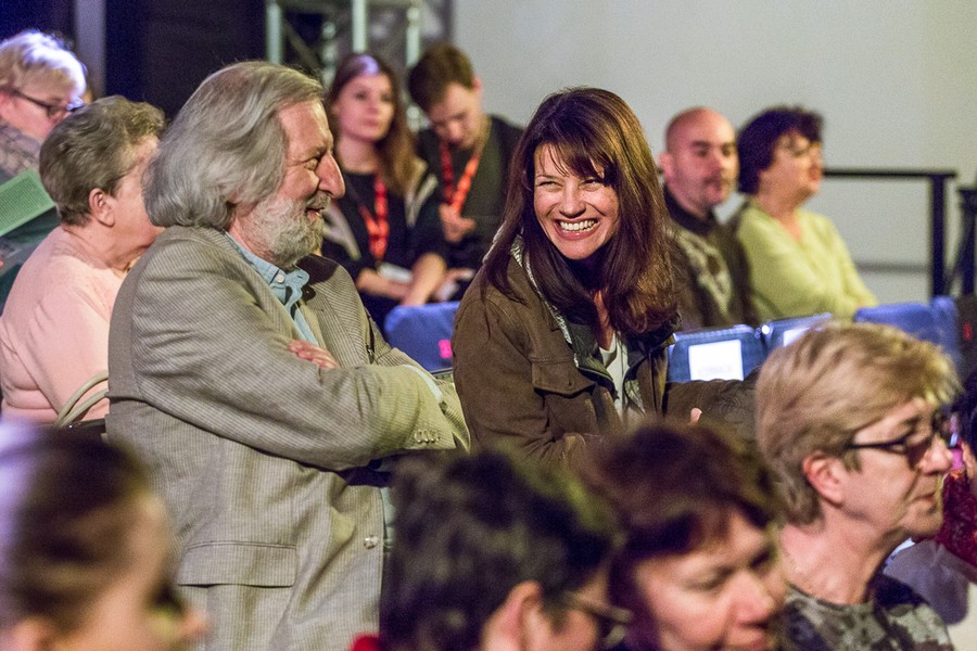 Przygrywkę zainaugurował spektakl "Rzuciłem palenie… Kocham Cię…" w wykonaniu studentów Państwowego Policealnego Studium Wokalno-Aktorskiego w Gdyni, fot. Szymon Zdziebło/tarnatoga.pl