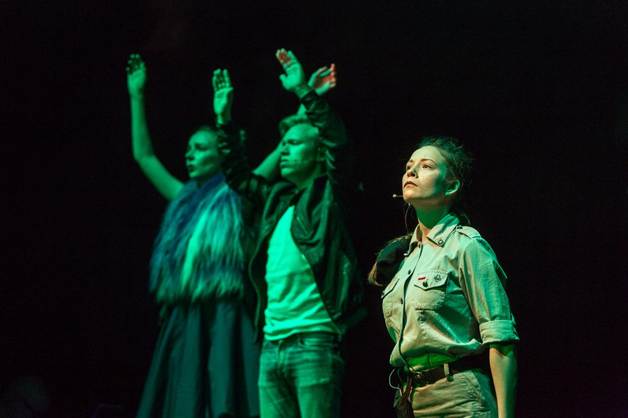 Przygrywkę zainaugurował spektakl "Rzuciłem palenie… Kocham Cię…" w wykonaniu studentów Państwowego Policealnego Studium Wokalno-Aktorskiego w Gdyni, fot. Szymon Zdziebło/tarnatoga.pl