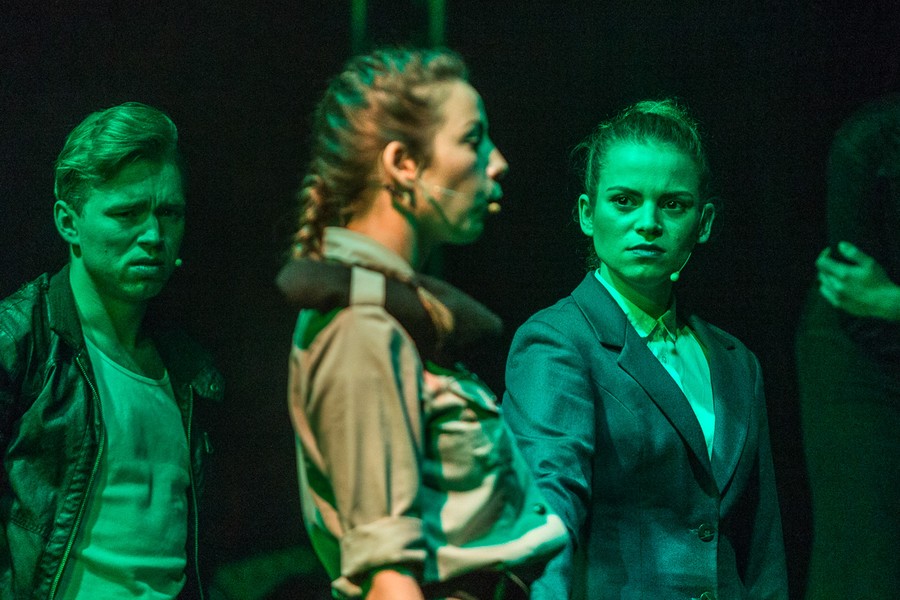 Przygrywkę zainaugurował spektakl "Rzuciłem palenie… Kocham Cię…" w wykonaniu studentów Państwowego Policealnego Studium Wokalno-Aktorskiego w Gdyni, fot. Szymon Zdziebło/tarnatoga.pl