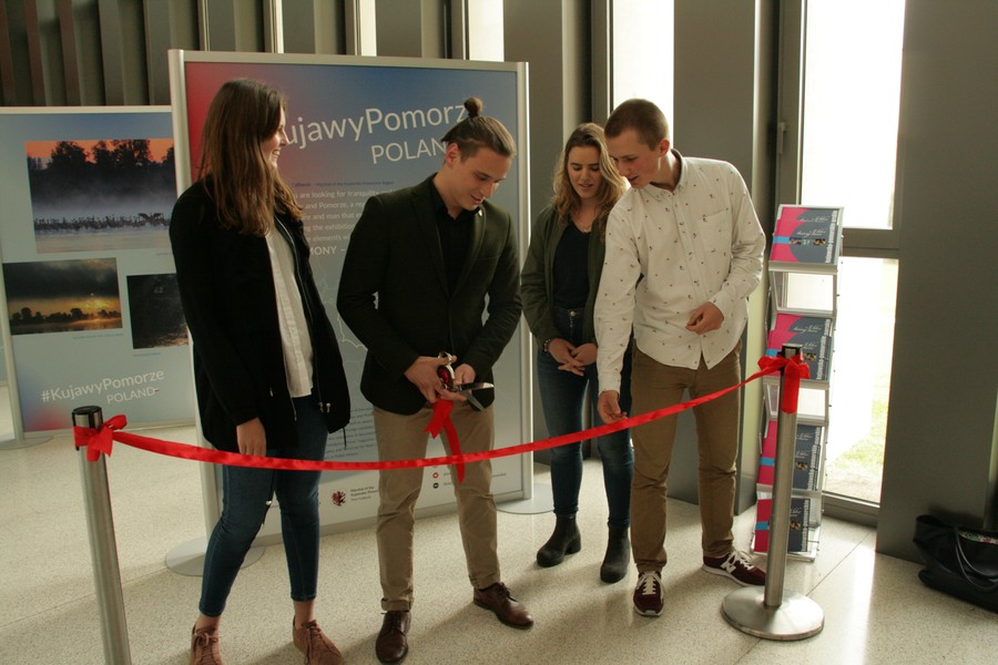 Otwarcie wystawy zdjęć Daniela Pacha „Kujawsko-Pomorskie. Harmonia-Impuls-Moc”, fot. Urząd Marszałkowski