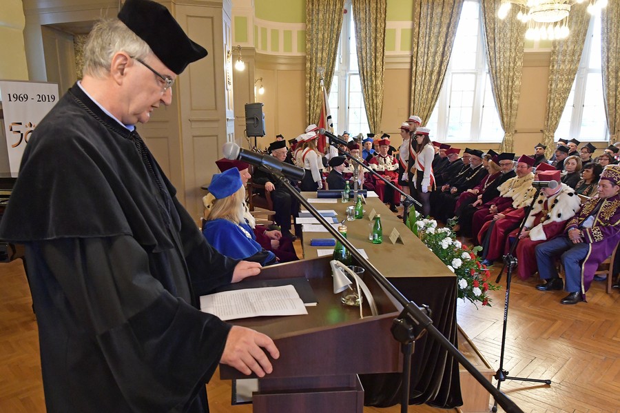 Obchody święta Uniwersytetu Kazimierza Wielkiego połączone z nadaniem tytułu doktora honoris causa prof. Michałowi Głowińskiemu, fot. Andrzej Obiała/UKW