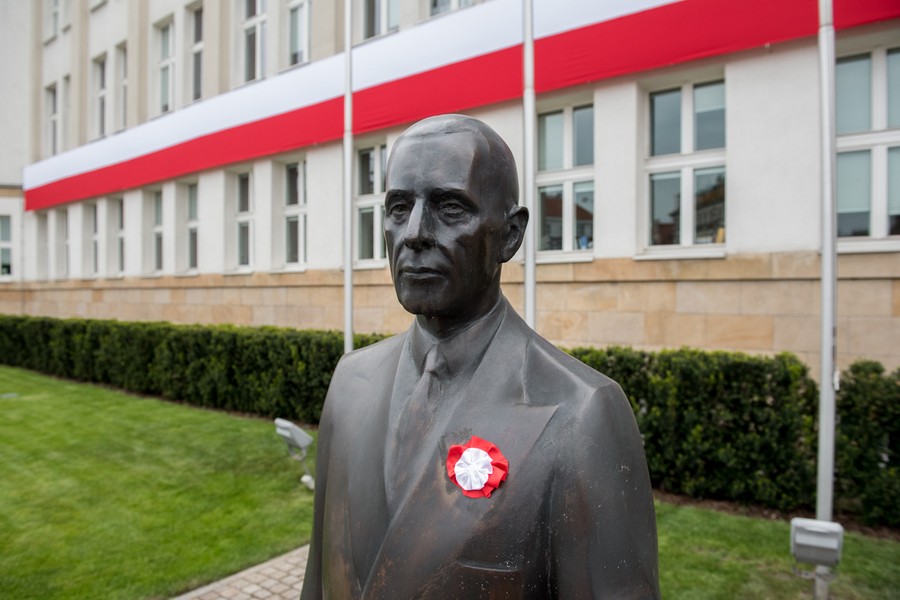 Święto Flagi w Toruniu, fot. Łukasz Piecyk dla UMWKP