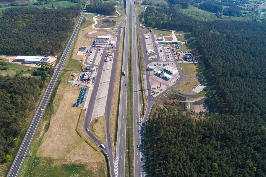 Autostrada A1 w ostatnią sobotę kwietnia, fot. Szymon Zdziebło/tarantoga.pl