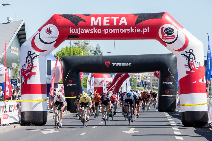 Wyścig kolarski VeloToruń, 6 maja, fot. Łukasz PIecyk