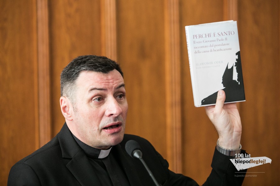 Wizyta arcybiskupa Alfonsa Nossola w Urzędzie Marszałkowskim i spotkanie z młodzieżą z regionu, fot. Andrzej Goiński