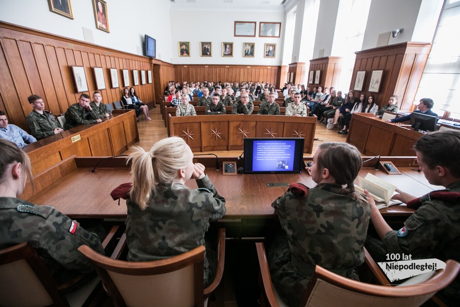 Wizyta arcybiskupa Alfonsa Nossola w Urzędzie Marszałkowskim i spotkanie z młodzieżą z regionu, fot. Andrzej Goiński