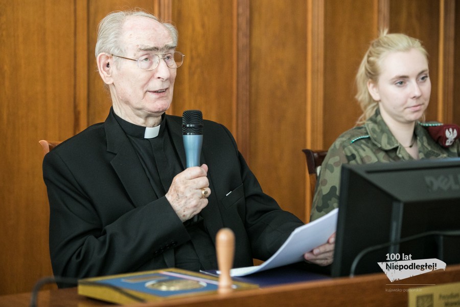 Wizyta arcybiskupa Alfonsa Nossola w Urzędzie Marszałkowskim i spotkanie z młodzieżą z regionu, fot. Andrzej Goiński