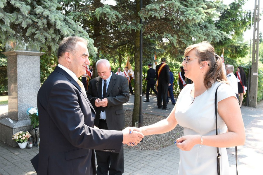 Uroczystości związane z odsłonięciem pomnika matki Karłowskiej w Jabłonowie Pomorskim, fot. Łukasz Piecyk dla UMWKP