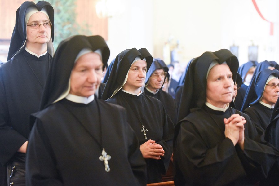 Uroczystości związane z odsłonięciem pomnika matki Karłowskiej w Jabłonowie Pomorskim, fot. Łukasz Piecyk dla UMWKP