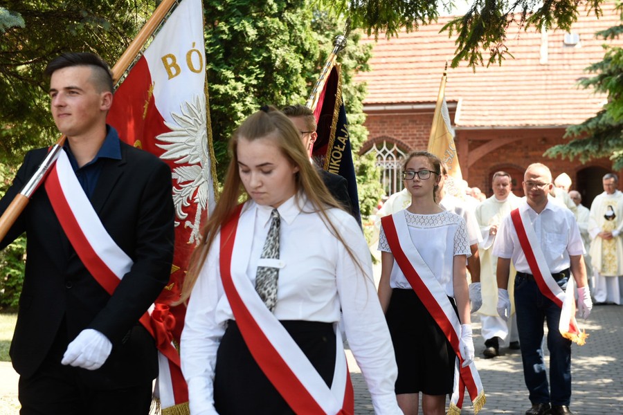 Uroczystości związane z odsłonięciem pomnika matki Karłowskiej w Jabłonowie Pomorskim, fot. Łukasz Piecyk dla UMWKP