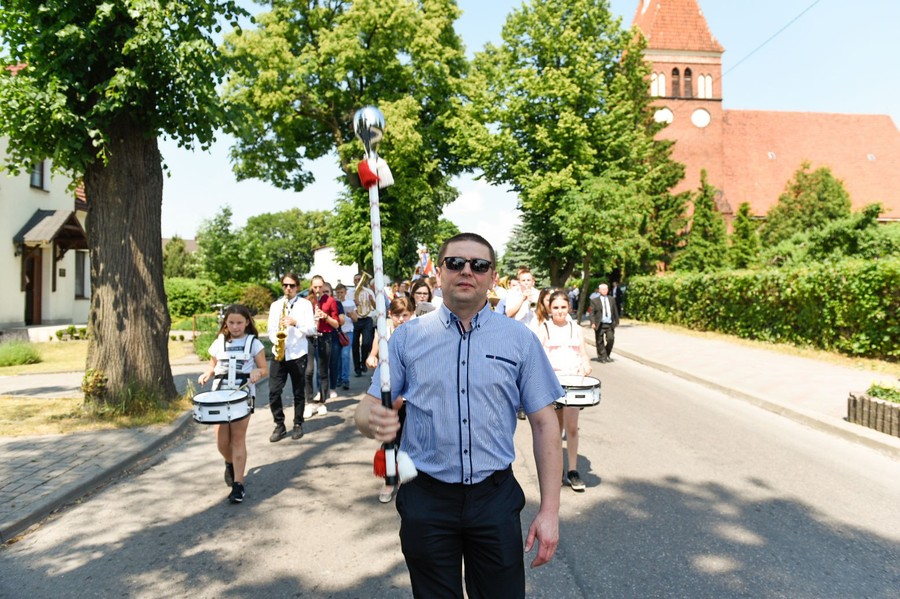 Uroczystości związane z odsłonięciem pomnika matki Karłowskiej w Jabłonowie Pomorskim, fot. Łukasz Piecyk dla UMWKP