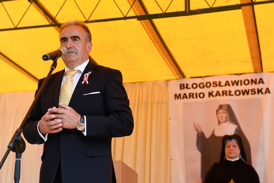 Uroczystości związane z odsłonięciem pomnika matki Karłowskiej w Jabłonowie Pomorskim, fot. Łukasz Piecyk dla UMWKP