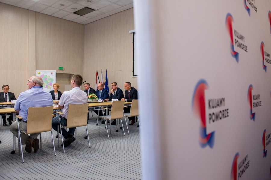 Uroczystość podpisania umowy z wykonawcą prac na drodze nr 255 w Pakości, fot. Łukasz Piecyk