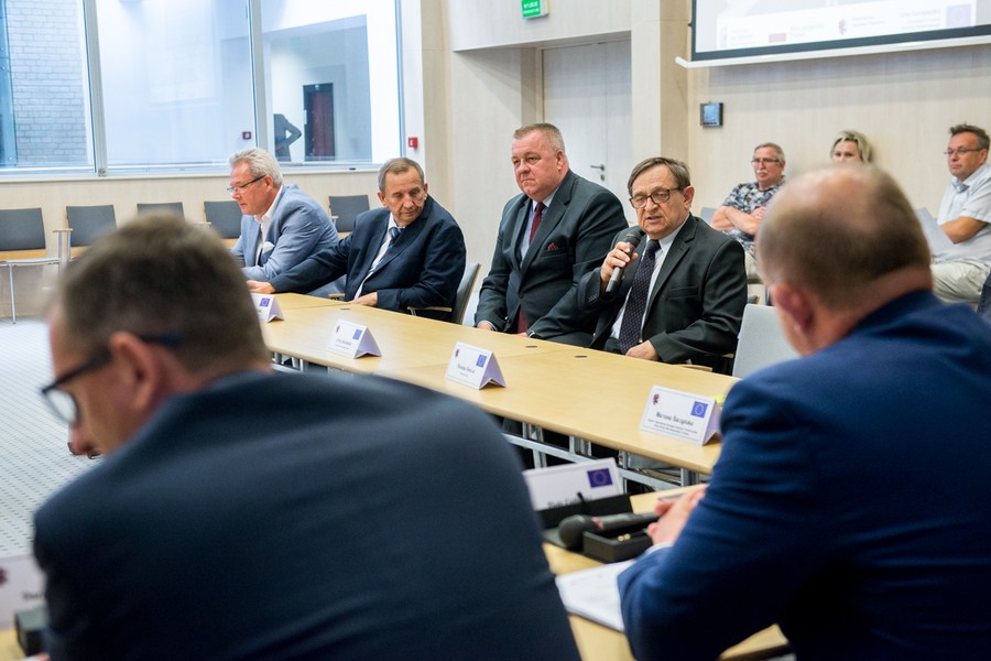 Uroczystość podpisania umowy z wykonawcą prac na drodze nr 255 w Pakości, fot. Łukasz Piecyk