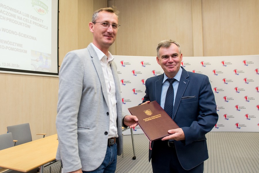 Uroczyste wręczenie umów w Urzędzie Marszałkowskim, fot. Łukasz Piecyk