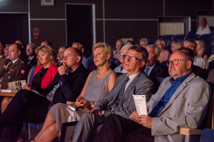 Marszałek Piotr Całbecki podczas odwiedzin kinoteatru ,,Rondo” w Chełmnie fot. Łukasz Piecyk