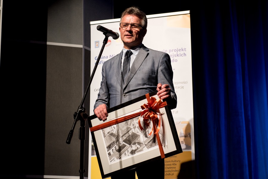Marszałek Piotr Całbecki podczas odwiedzin kinoteatru ,,Rondo” w Chełmnie fot. Łukasz Piecyk