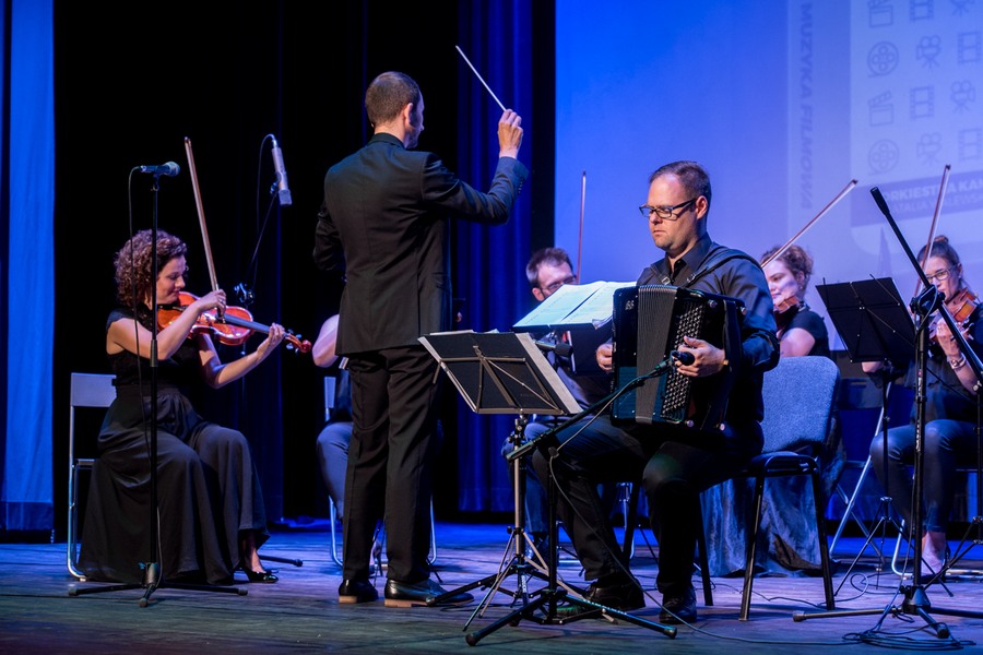 Marszałek Piotr Całbecki podczas odwiedzin kinoteatru ,,Rondo” w Chełmnie fot. Łukasz Piecyk