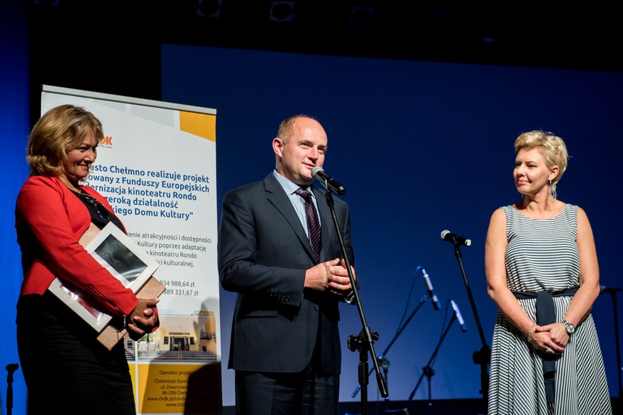 Marszałek Piotr Całbecki podczas odwiedzin kinoteatru ,,Rondo” w Chełmnie fot. Łukasz Piecyk