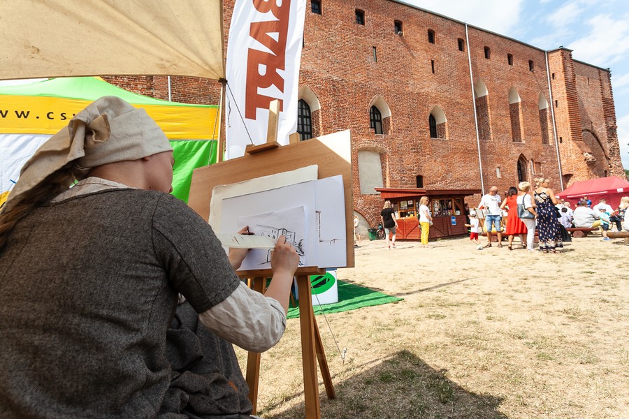 Piknik na Zamku Krzyżackim w Świeciu fot. Filip Kowalkowski