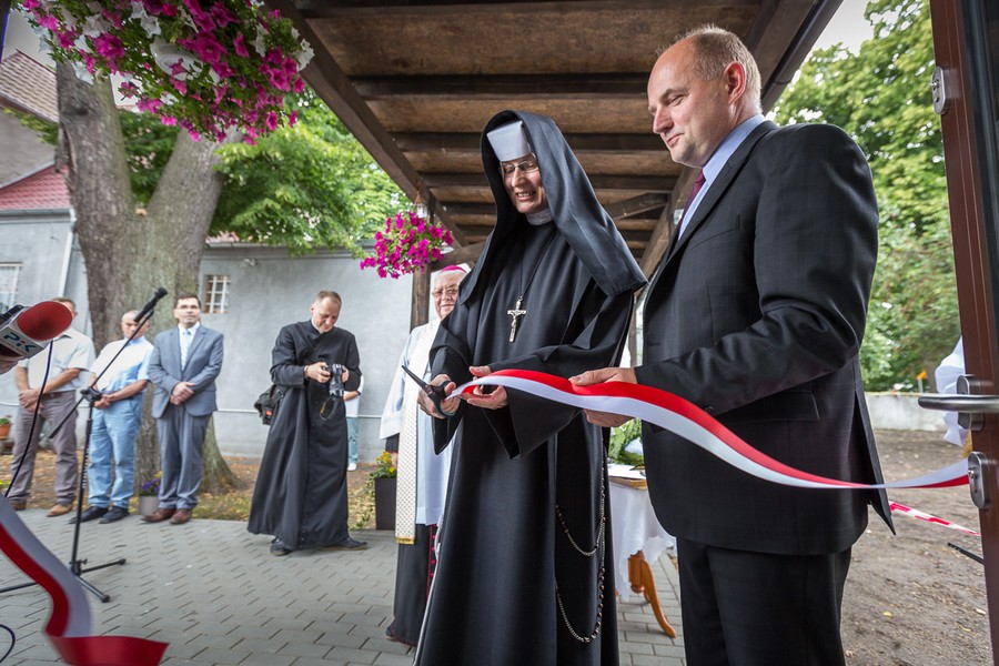 Uroczyste poświęcenie Centrum Pomocy im. św. Brata Alberta, fot. Szymon Zdziebło/Tarantoga.pl