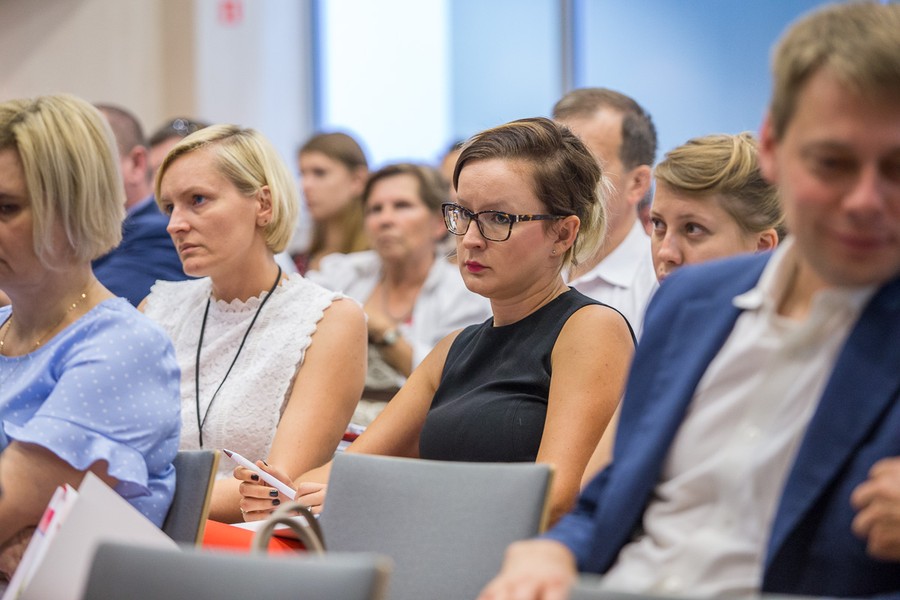 Konferencja na temat uwarunkowań i wyzwań rozwoju województwa w Urzędzie Marszałkowskim, fot. Szymon Zdziebło/Tarantoga.pl