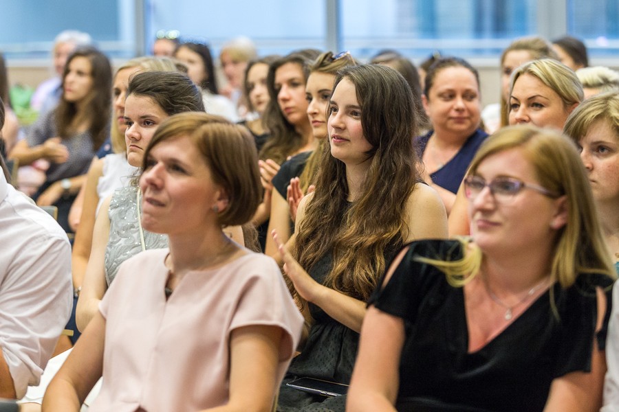 Uroczyste zakończenie roku szkolnego w Medyczno-Społecznym Centrum Kształcenia Zawodowego i Ustawicznego w Toruniu odbyło się w czwartek (21 czerwca) w Urzędzie Marszałkowskim, fot. Szymon Zdziebło/Tarantoga.pl