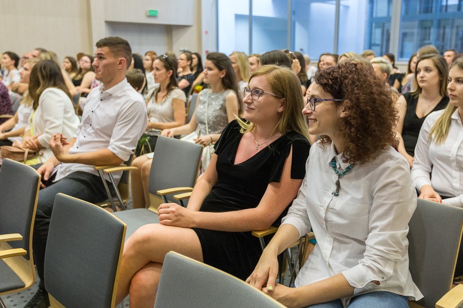 Uroczyste zakończenie roku szkolnego w Medyczno-Społecznym Centrum Kształcenia Zawodowego i Ustawicznego w Toruniu odbyło się w czwartek (21 czerwca) w Urzędzie Marszałkowskim, fot. Szymon Zdziebło/Tarantoga.pl