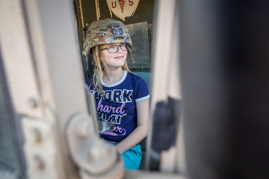 Spotkanie młodzieży z żołnierzami z USA na toruńskim poligonie, fot. Szymon Zdziebło/Tarantoga.pl