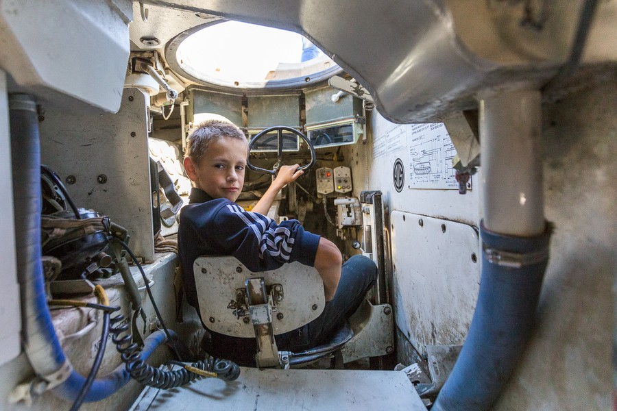 Spotkanie młodzieży z żołnierzami z USA na toruńskim poligonie, fot. Szymon Zdziebło/Tarantoga.pl