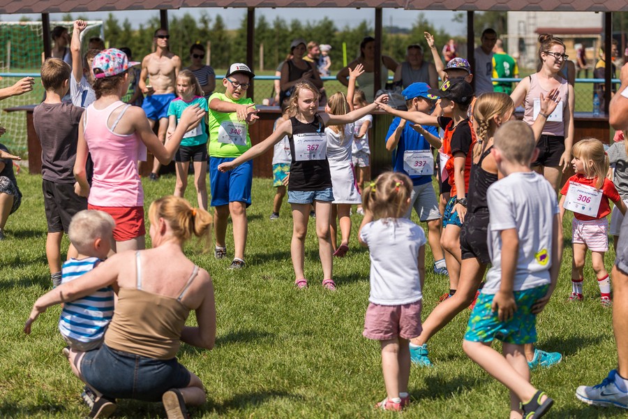 W Kijewie Królewskim zbierano środki na rehabilitację pięcioletniego Szymona, fot. Szymon Zdziebło/tarantoga.pl