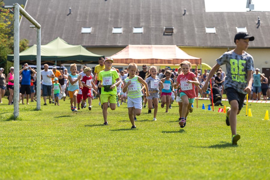 W Kijewie Królewskim zbierano środki na rehabilitację pięcioletniego Szymona, fot. Szymon Zdziebło/tarantoga.pl