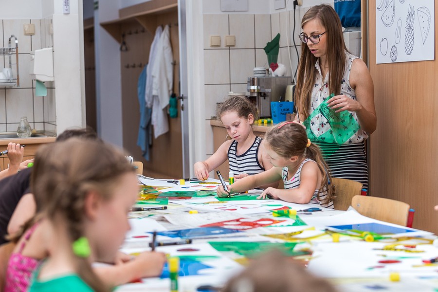 Wakacyjne warsztaty plastyczne w Galerii i Ośrodku Plastycznej Twórczości Dziecka, fot. Szymon Zdziebło/tarantoga.pl