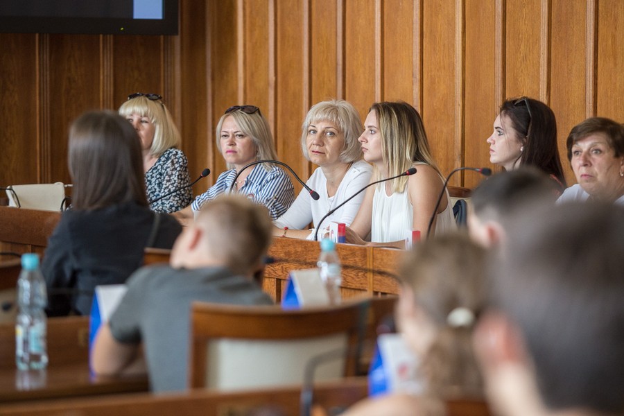 Wizyta dzieci i młodzieży z Ukrainy – spotkanie z marszałkiem, fot. Szymon Ździebło / Tarangotga.pl