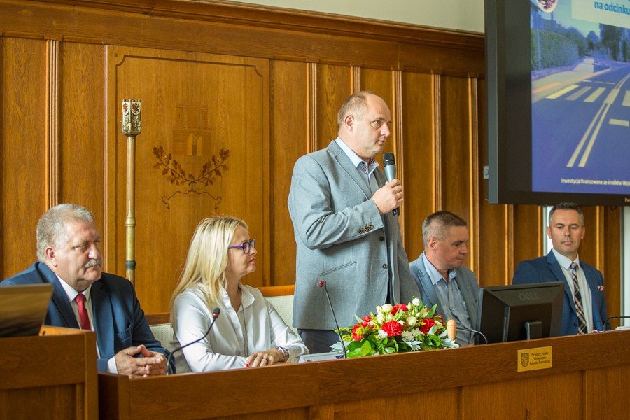 Ceremonia podpisania umowy z wykonawcą, fot. Szymon Zdzieblo/tarantoga.pl dla UMWKP